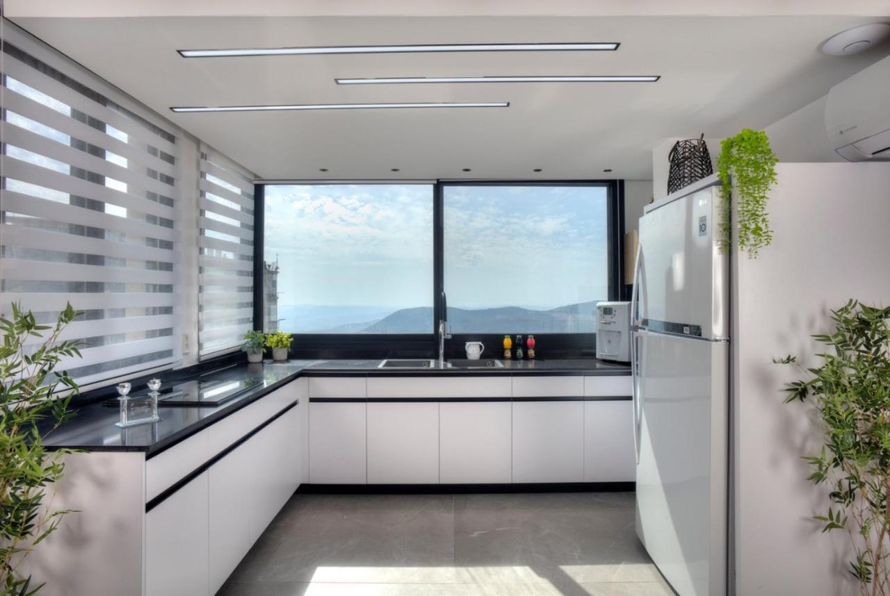 Open Skys Safed Exterior foto